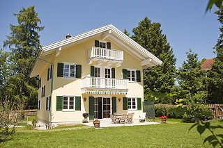 Dipl.-Ing.(FH) Architekt Georg Doll - Zweifamilienhaus in Berg